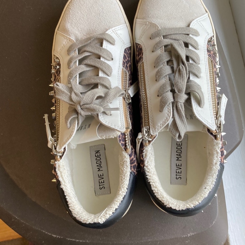Steve Madden sneakers